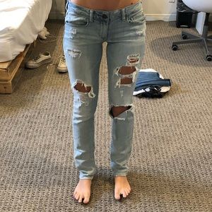 destroyed american eagle jeans
